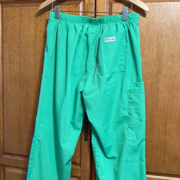 NWOT UA Butter-soft scrub pants. - Picture 3 of 3
